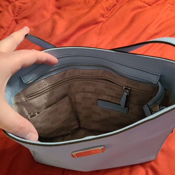 Michael Kors Crossbody - Picture 2 of 3